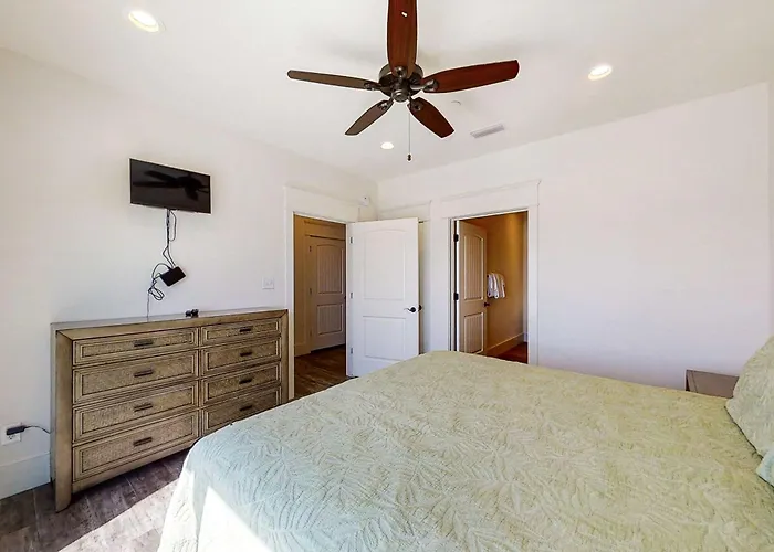 Beautiful Gulf-front House With Private Pool Lovely Deck & Ac Holiday home